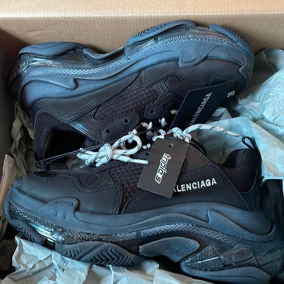MENS BLACK BALENCIAGA SNEAKERS - Picture 1 of 12